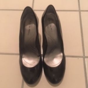 New: Tahari pumps shoes